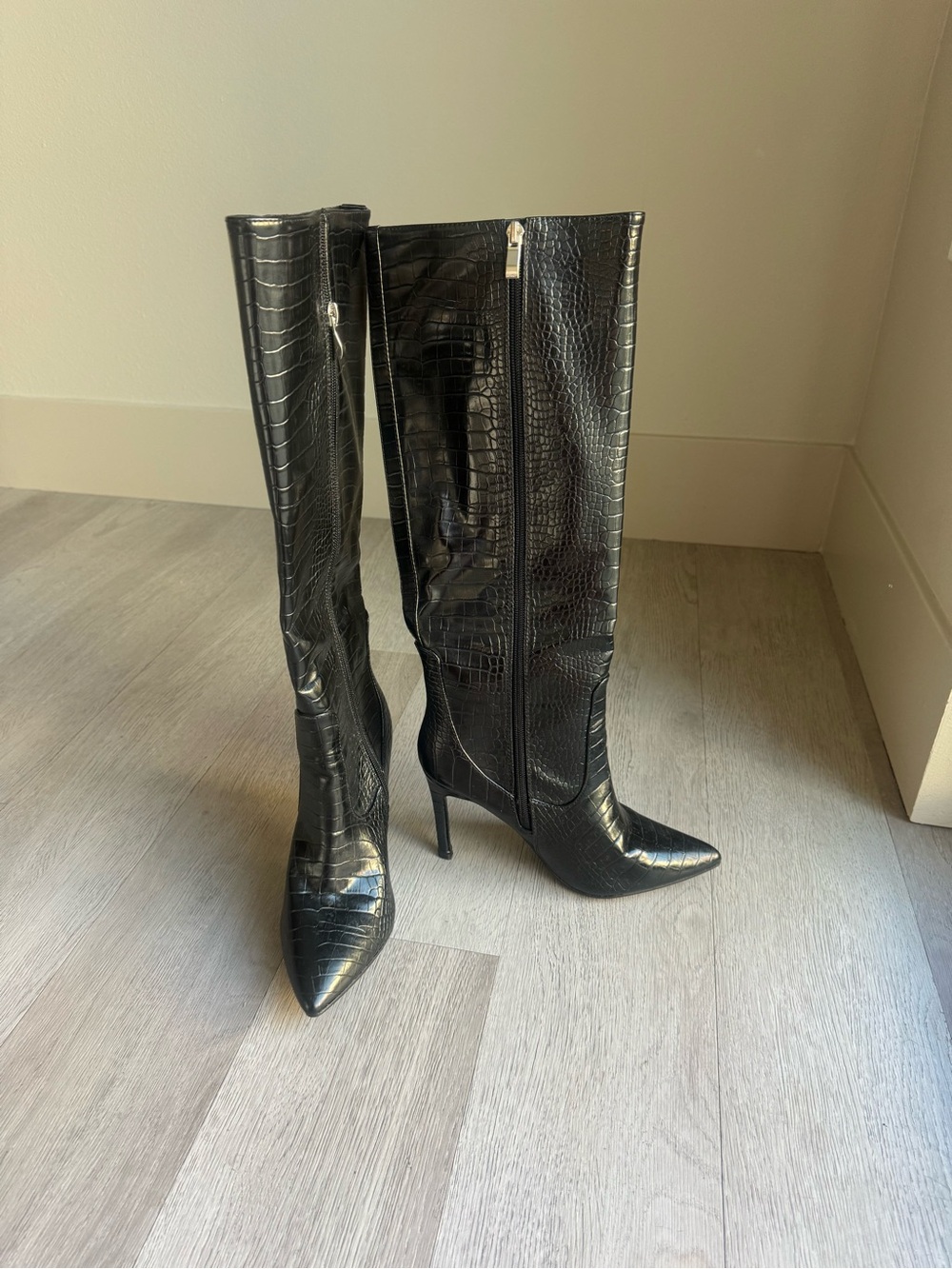 Givana Black Crocodile Leather Pointed Toe Knee-High Boots | Size 38
